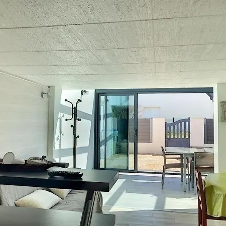 House A Maison F3 Avec Cour Jullouville-les-Pins